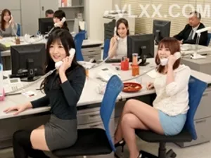 Lại đây chị rửa cặc cho nào