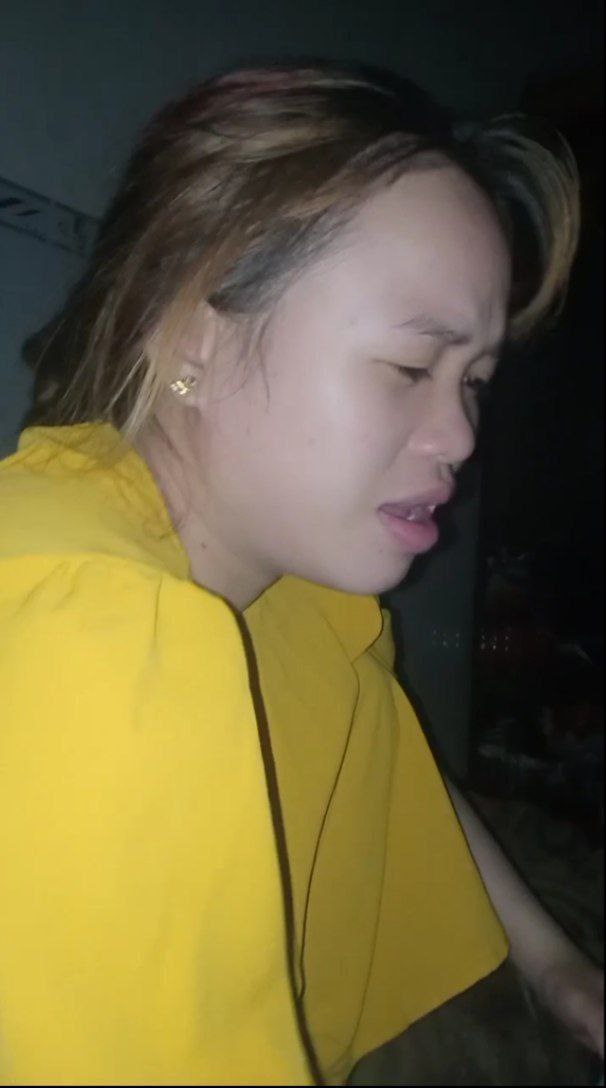 Dâm đãng tột độ, ghệ bắn nước đái tung toé