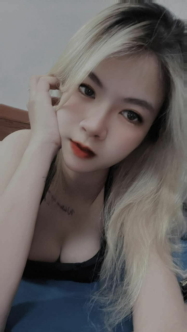 Thật phấn khích và phấn khích! Thực hành footjob lụa đen tốt nhất của JK